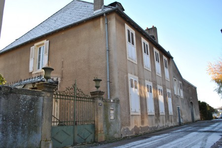 51 . Le Cahoty : presbytère de Guentrange . 